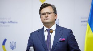 Конституційна криза може спричинити проблеми для безвізу, – Кулеба