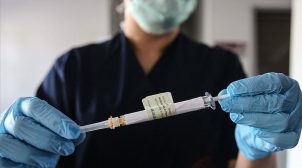 В ходе испытания вакцины Pfizer от COVID-19 в США умерли шесть человек, — МОЗ