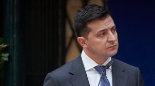 Зеленский заявил, что до него никто в Украине не думал возвращать Крым
