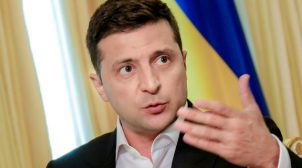 Зеленський відкликав з Ради законопроект про припинення повноважень суддів КС