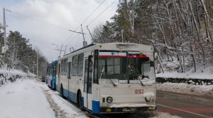 В Житомирі пасажири змушені були їхати в засніженому тролейбусі. ФОТО