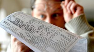 Власть пытается защитить граждан от тарифов, которые сама же и подняла,- политолог
