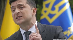 Якби я був тоді президентом, ми б всі вмерли в Криму, але “зелених чоловічків” не пустили,- Зеленський