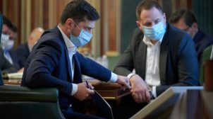Нардеп Герасимов заявил, что власть тайно вакцинируется от коронавируса