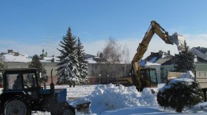 Снігові гори: куди звозять львівський сніг. ВІДЕО