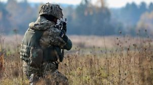 Военный корреспондент: враг атакует и провоцирует, а ВСУ должны ждать команды из Киева на ответный огонь