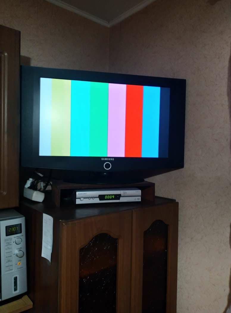 Украинские телеоператоры начали отключать каналы Медведчука. ФОТО