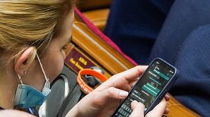 “Слуга народу” захотіла “звалити з цієї країни” після заяв Хомчака про стягування військ РФ до кордону. ФОТО