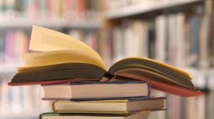(Укр) Нажива та вигода: художні книги про фіктивні стосунки
