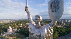 Киевский памятник «Родина-мать» декомунизируют