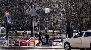 В Киеве водители устроили посреди дороги драку с поножовщиной