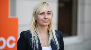 Народна депутатка Устінова задекларувала собаку, кота і футболку