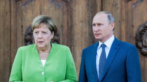 Обострение на Донбассе: Путин пожаловался Меркель на Украину
