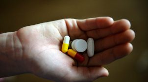 Депутаты предлагают запретить продажу лекарств детям