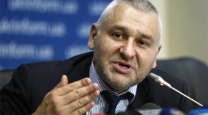 Публичные извинения и денежная компенсация: скандальный блогер Шарий проиграл суд адвокату Марку Фейгину