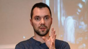 Арестович заявив, що спроба вступити в НАТО дорого обійдеться Україні
