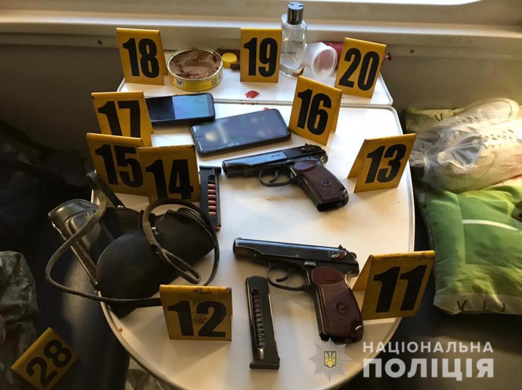 Військові влаштували стрілянину в поїзді № 126 Костянтинівка-Київ (ФОТО) Військові влаштували стрілянину в поїзді № 126 Костянтинівка-Київ (ФОТО)