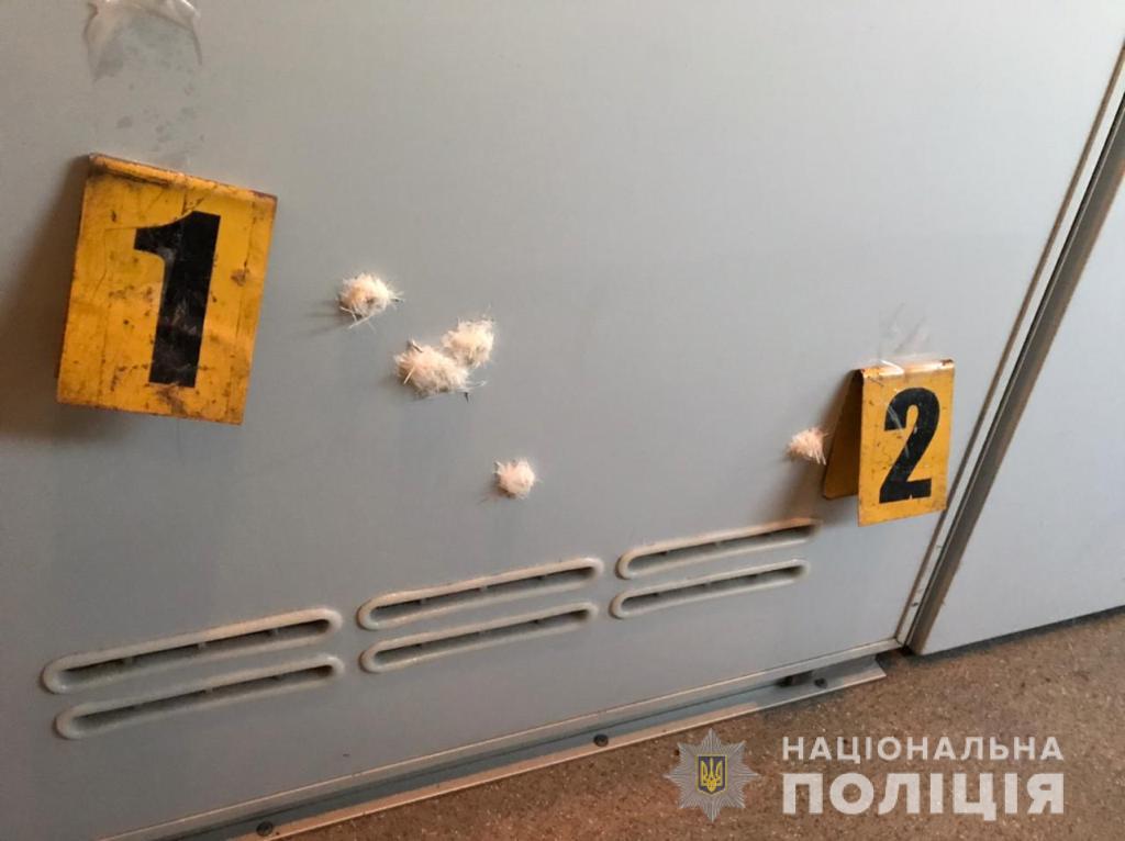 Військові влаштували стрілянину в поїзді № 126 Костянтинівка-Київ (ФОТО) Військові влаштували стрілянину в поїзді № 126 Костянтинівка-Київ (ФОТО)