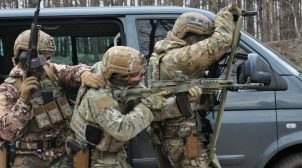 Украинцев просят сообщать о шпионах и беспилотниках