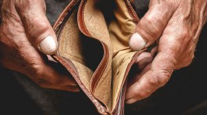 Почти 80% пенсионеров живут за чертой бедности