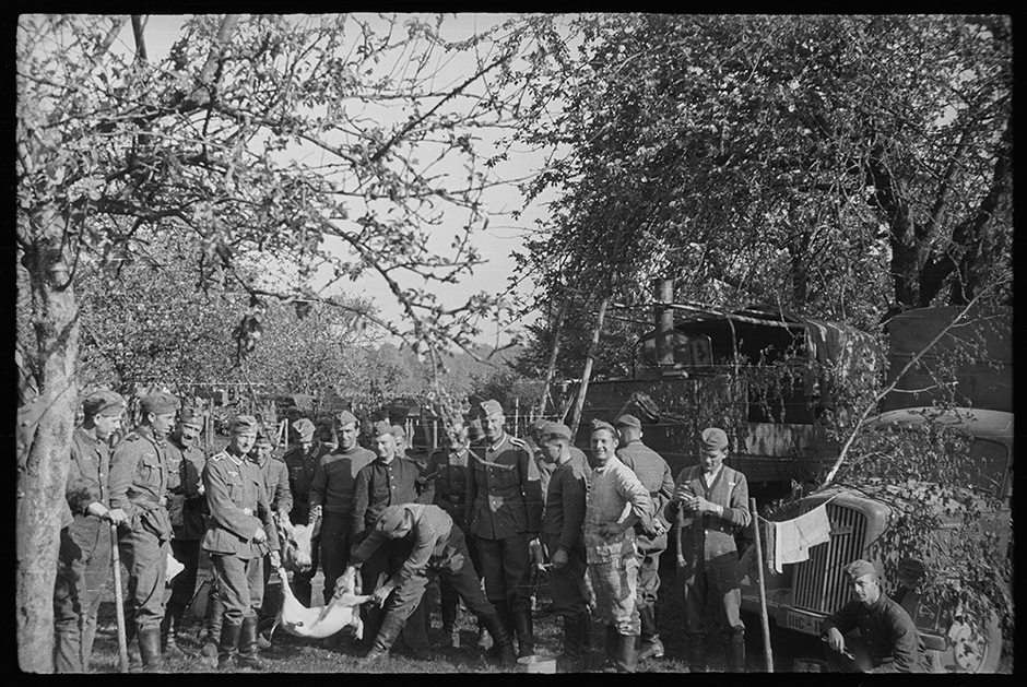 Вторая мировая война: в сети опубликовали уникальные снимки Франции в период немецкой оккупации. ФОТО