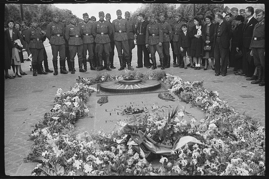 Вторая мировая война: в сети опубликовали уникальные снимки Франции в период немецкой оккупации. ФОТО