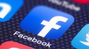 Facebook удалил сотни учетных записей связанных с партией «Слуга народа»