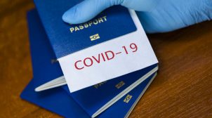 Большинство украинцев против введения в Украине COVID-паспортов