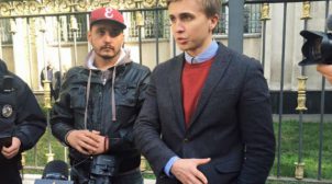 Журналисты программы «Схемы» заявили, что охрана президента организовала за ними слежку