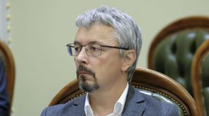 Ткаченко предлагает отсрочить начало действия закона об обязательном дубляже фильмов на украинском