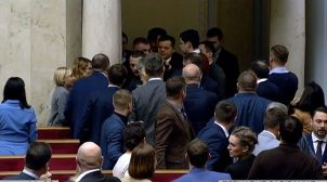 Двоє “Слуг народу” побилися у Верховній Раді. ВІДЕО