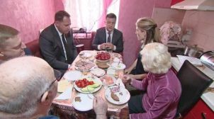 Зеленский покормил американскую журналистку на кухне у родителей