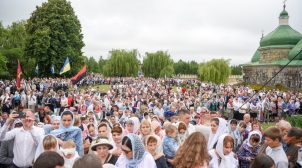 В Украине значительно выросло число верующих ПЦУ