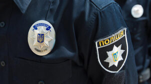 В Киеве задержали иностранца, который размахивал пистолетом и избил случайную женщину