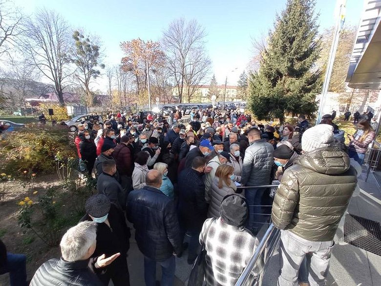 На Житомирщині протестувальники проти підвищення тарифів увірвалися в будівлю “Житомиргазу”