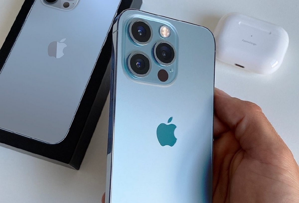 Новый Iphone 13 уже в продаже