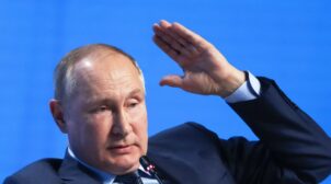 Путін заявив, що візит глави Пентагону відкриває двері НАТО для України