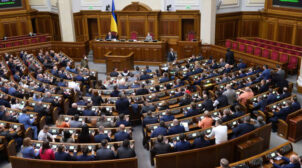 «Слуга народа» впервые потеряла первое место в рейтинге партий. Лидер — «Европейская солидарность», — опрос
