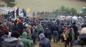 Две группы мигрантов прорвались из Беларуси в Польшу