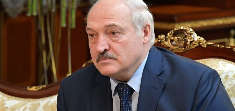 “Спеціально заманюють мігрантів”: в ЄС заявили, що Лукашенко діє як бандит