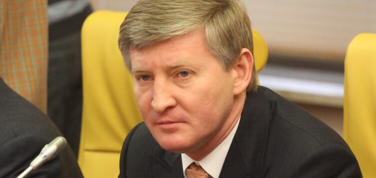 Зеленский заявил, что против него готовят госпереворот с участием Ахметова