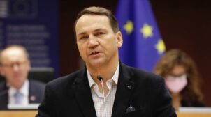 “Полізете ще раз – дамо по яйцях”: євродепутат прокоментував слова Лаврова про НАТО