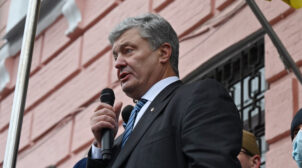 Прийшов час захлопнути кришку піаніно, – Порошенко звернувся до прихильників
