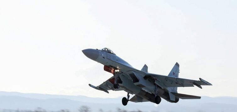 Росія перекидає в Білорусь винищувачі Су-35