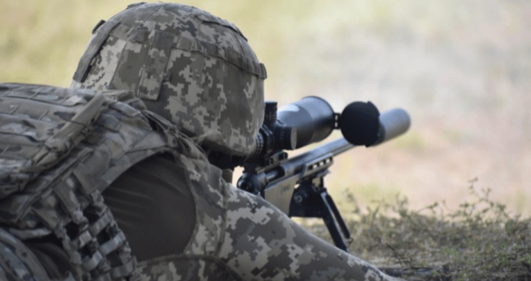 Морпехи США опубликовали видео ликвидации боевиков ОРДЛО украинской снайпершей. ВИДЕО