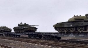 В РФ заявили, что отводят часть танков от украинской границы