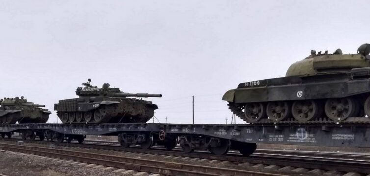 У РФ заявили, що відводять частину танків від українського кордону