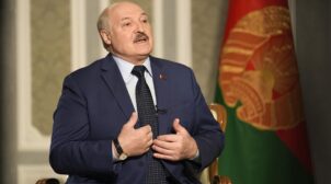 Лукашенко заявив, що війна затягнулася і закликав Україну “сісти за стіл переговорів”