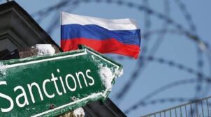 ЕС одобрил частичное эмбарго на российскую нефть и отключение от SWIFT «Сбербанка»
