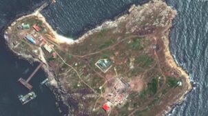 Окупанти залишили остров Зміїний